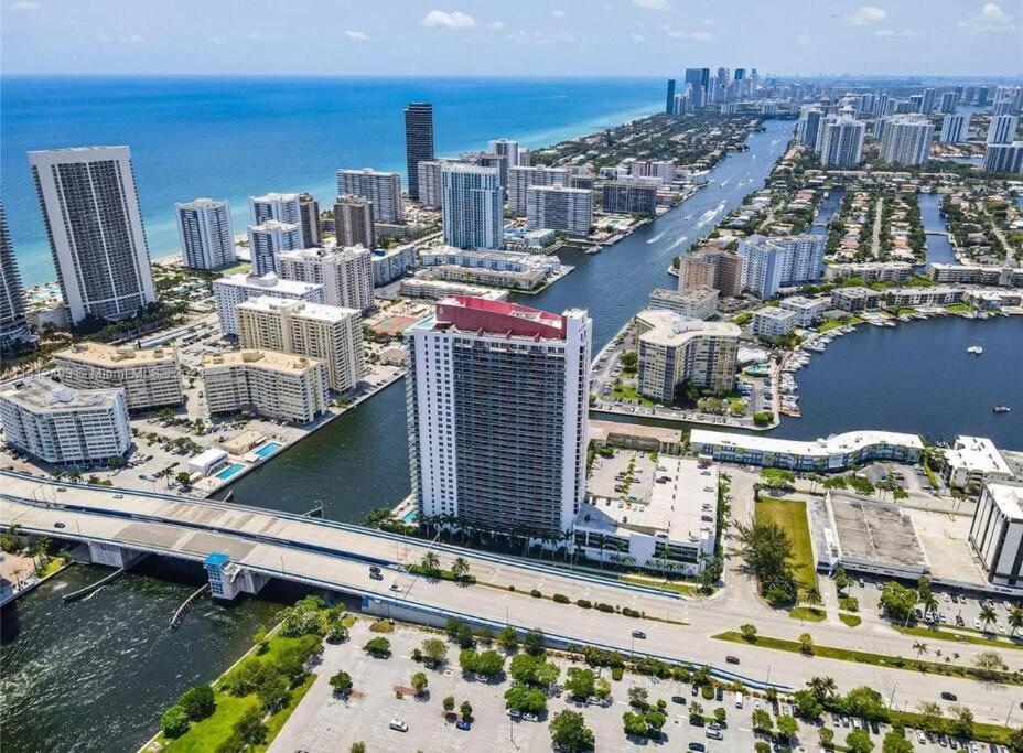 Ocean Views - Pool & Gym - Pet Friendly - Close To Beach Hallandale Beach Buitenkant foto