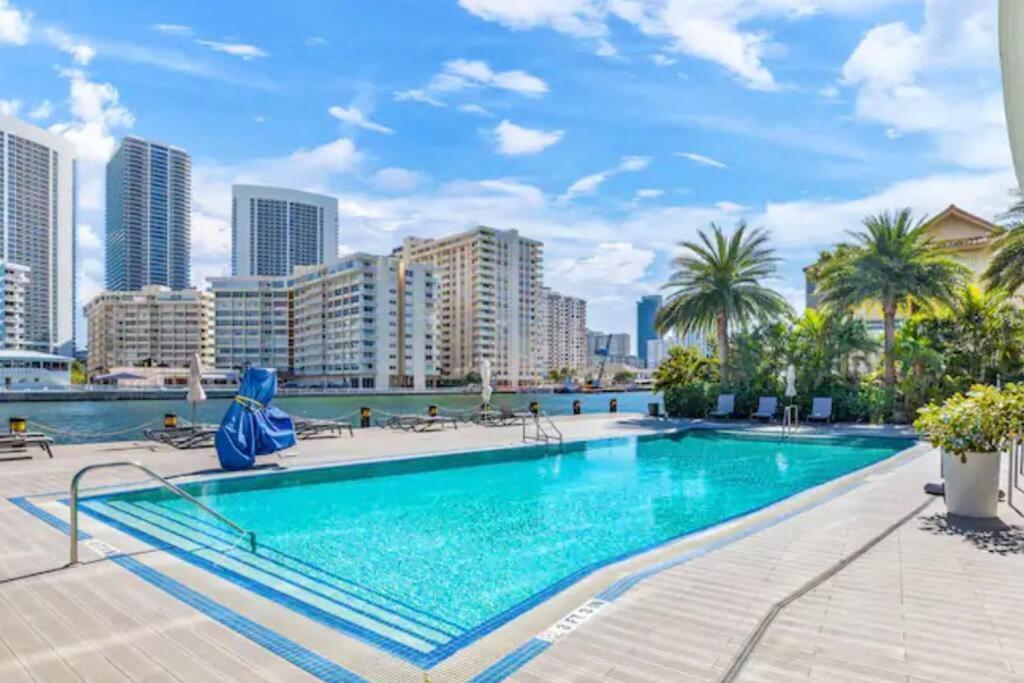 Ocean Views - Pool & Gym - Pet Friendly - Close To Beach Hallandale Beach Buitenkant foto